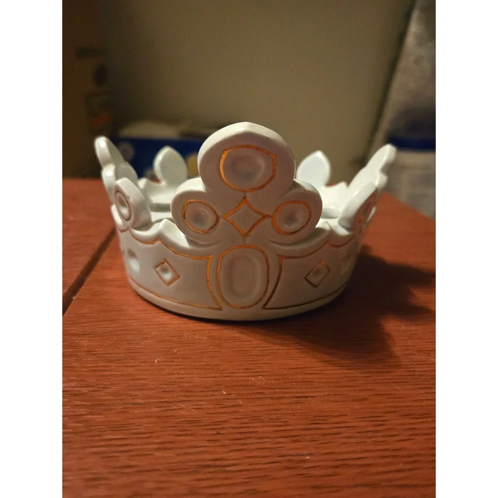 Vintage Ceramic Crown Flower Frog Light Blue Gold Accent Decorative Holder